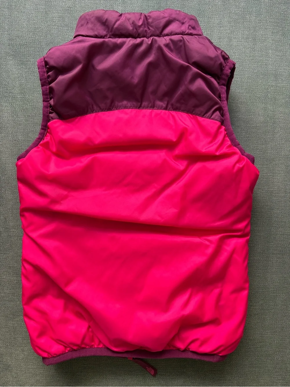The North Face Girls' 10/12 reversible Puffer vest 550 down